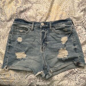 Medium blue washed Mom shorts